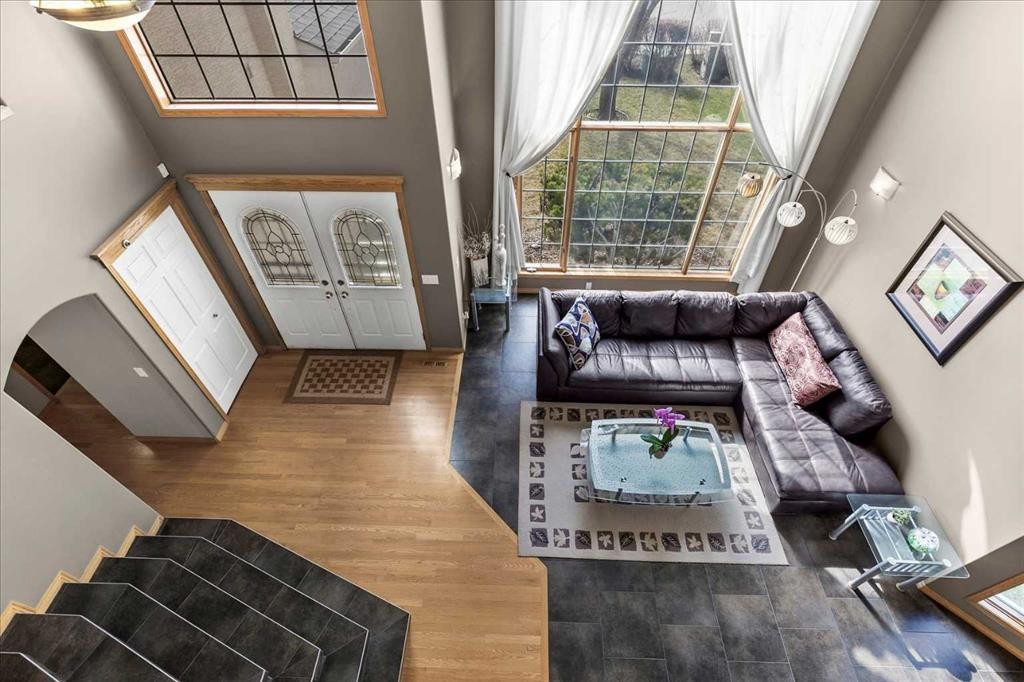 123 Schiller Crescent Nw, Calgary, AB - Indoor Photo Showing Other Room