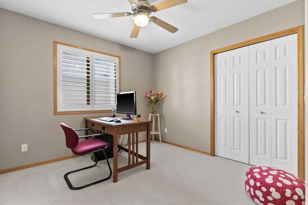 123 Schiller Crescent Nw, Calgary, AB - Indoor Photo Showing Office