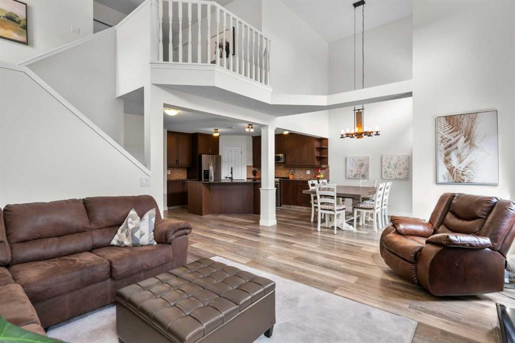 176 Douglas Ridge Green Se, Calgary, AB - Indoor Photo Showing Living Room