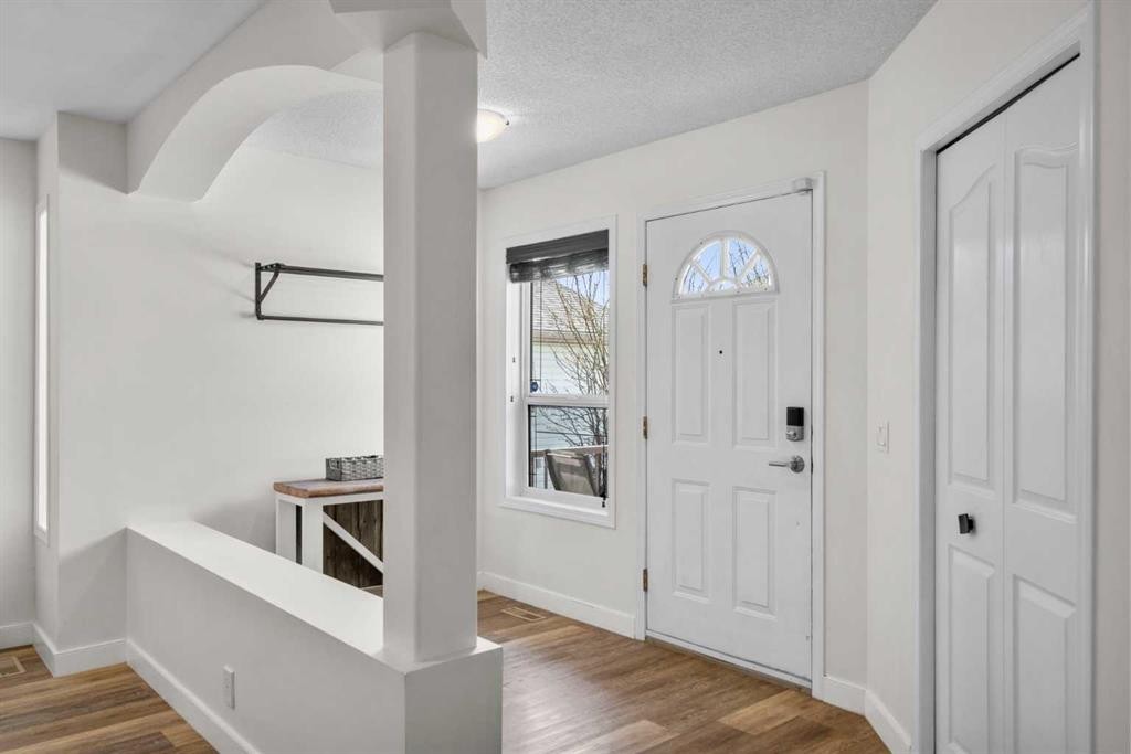 176 Douglas Ridge Green Se, Calgary, AB - Indoor Photo Showing Other Room