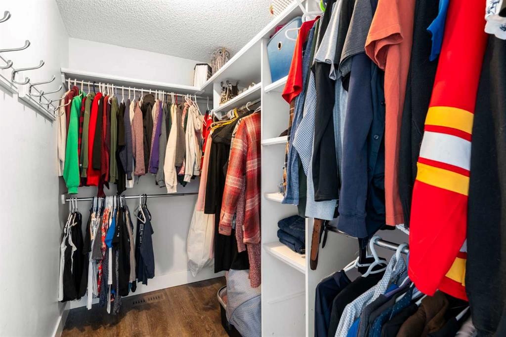 176 Douglas Ridge Green Se, Calgary, AB - Indoor With Storage