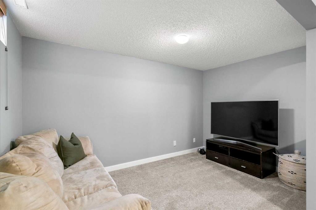 176 Douglas Ridge Green Se, Calgary, AB - Indoor