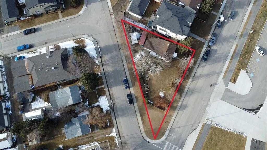 2103 Mackay Road Nw, Calgary, AB - Indoor