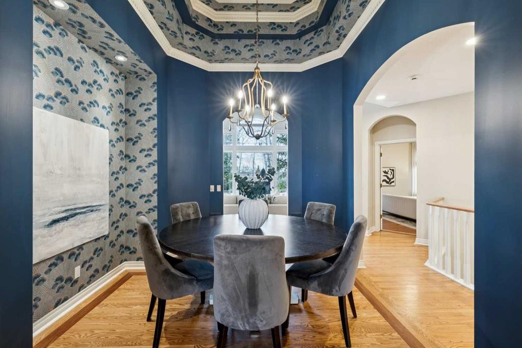 1656 Evergreen Hill Sw, Calgary, AB - Indoor Photo Showing Dining Room
