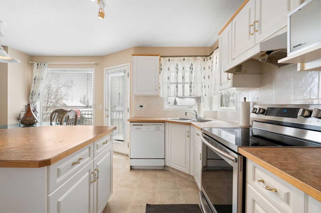 141 Arbour Stone Close Nw, Calgary, AB