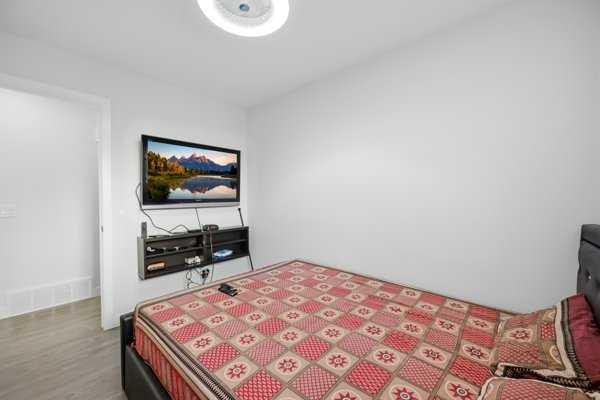 171 Rundlefield Crescent Ne, Calgary, AB - Indoor Photo Showing Bedroom