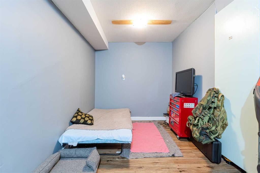 136 Martindale Drive Ne, Calgary, AB - Indoor Photo Showing Bedroom