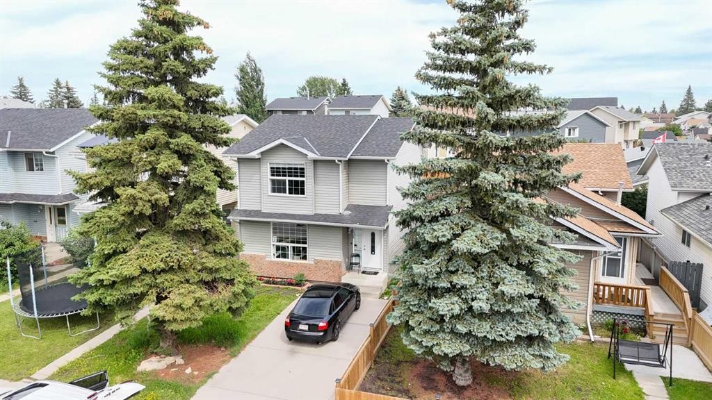 136 Martindale Drive Ne, Calgary, AB - Outdoor