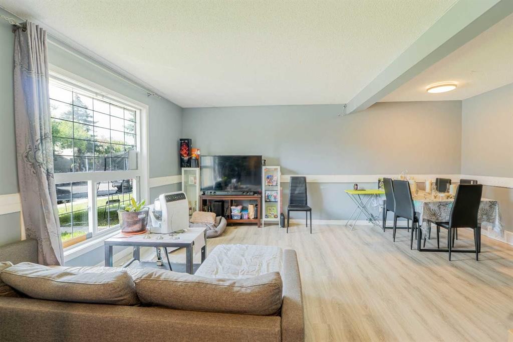 136 Martindale Drive Ne, Calgary, AB - Indoor Photo Showing Other Room