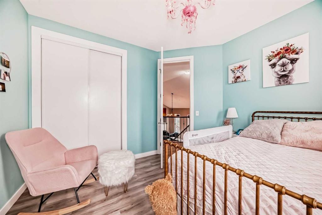 1068 Windhaven Close Sw, Airdrie, AB - Indoor Photo Showing Bedroom