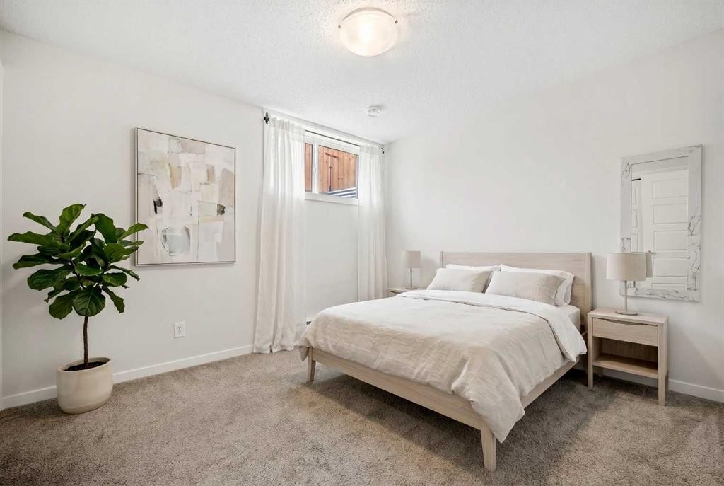 167 Cranbrook Square Se, Calgary, AB - Indoor Photo Showing Bedroom