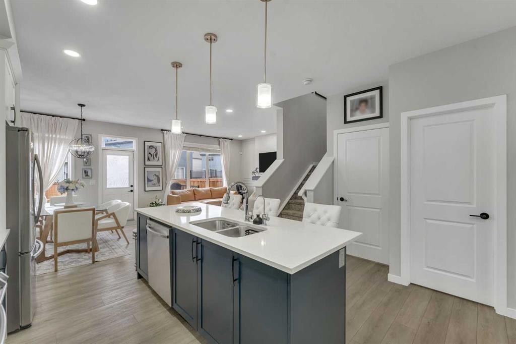 341 Walcrest View Se, Calgary, AB - Indoor Photo Showing Kitchen With Double Sink With Upgraded Kitchen