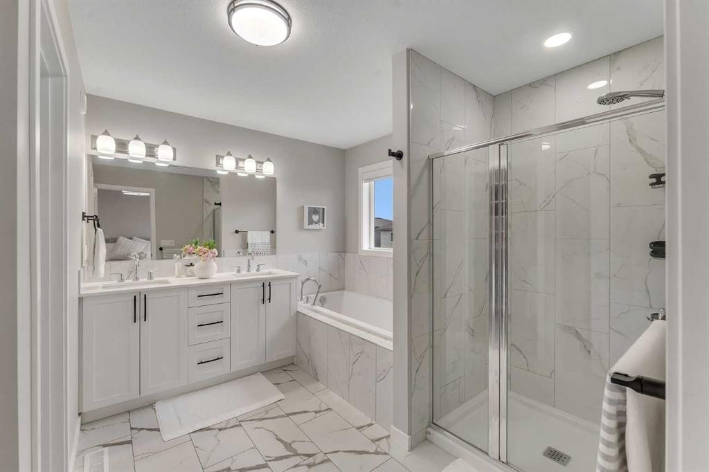341 Walcrest View Se, Calgary, AB - Indoor Photo Showing Bathroom