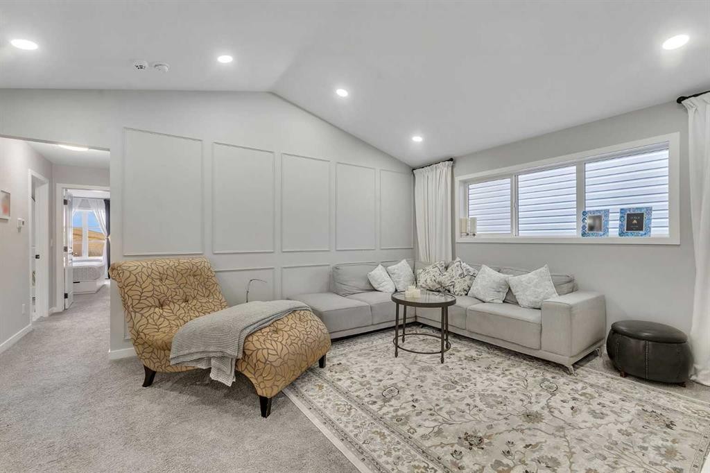 341 Walcrest View Se, Calgary, AB - Indoor