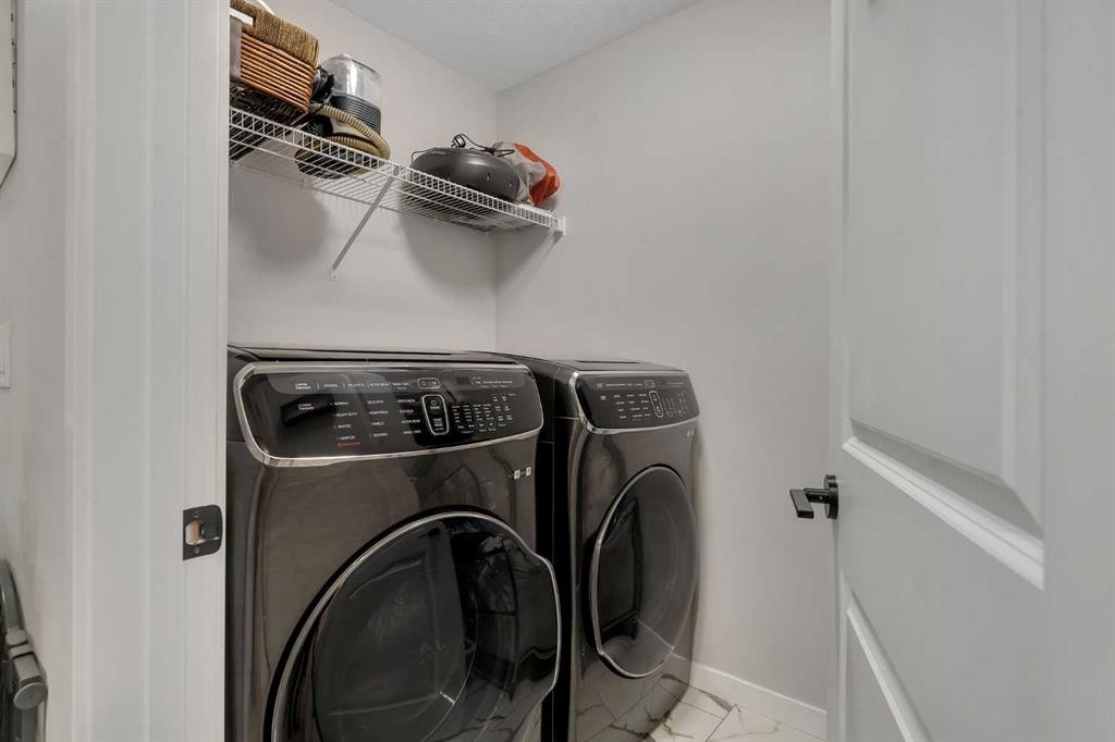 341 Walcrest View Se, Calgary, AB - Indoor Photo Showing Laundry Room