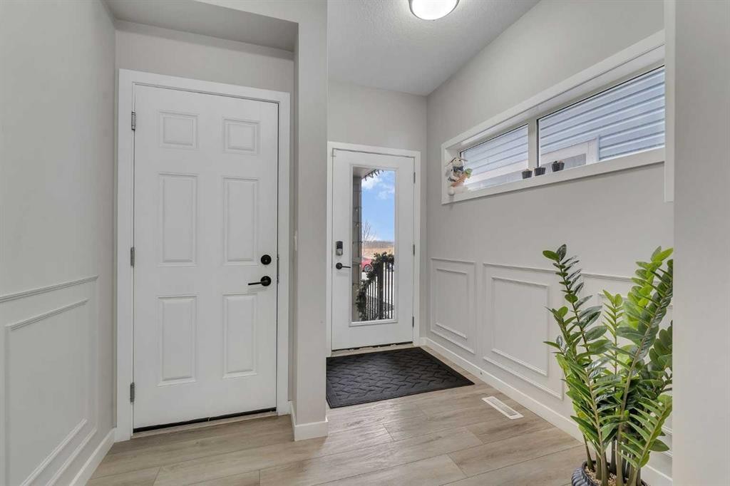 341 Walcrest View Se, Calgary, AB - Indoor Photo Showing Other Room