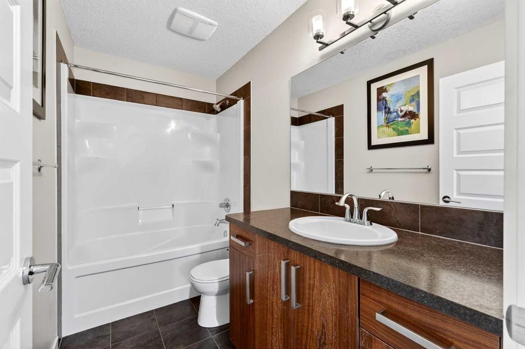 31 Evansridge Close Nw, Calgary, AB - Indoor Photo Showing Other Room