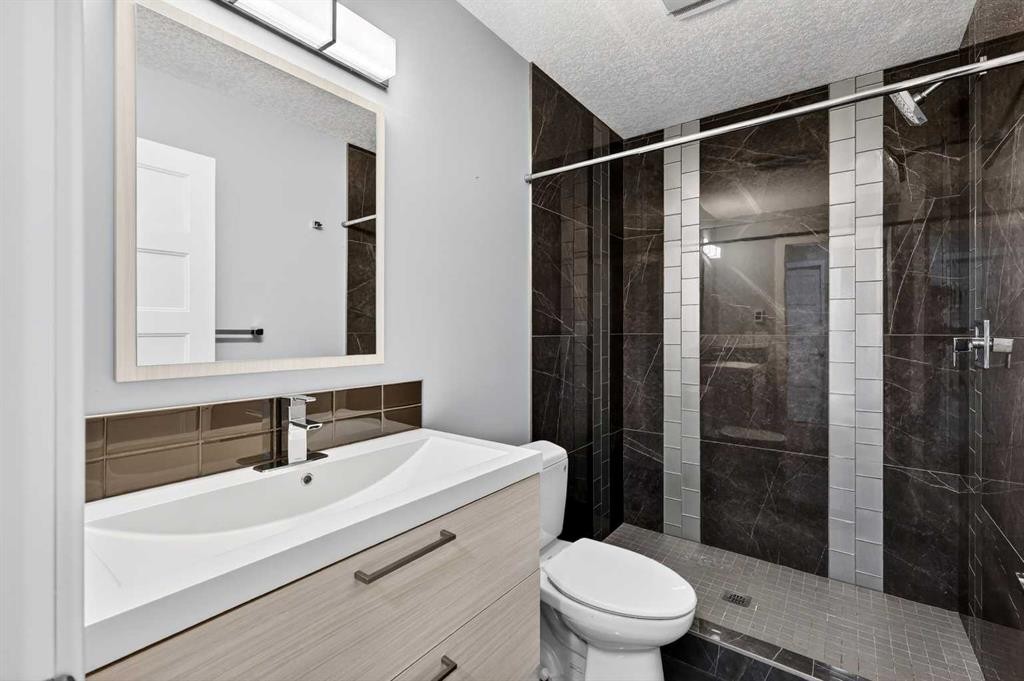 31 Evansridge Close Nw, Calgary, AB - Indoor Photo Showing Other Room