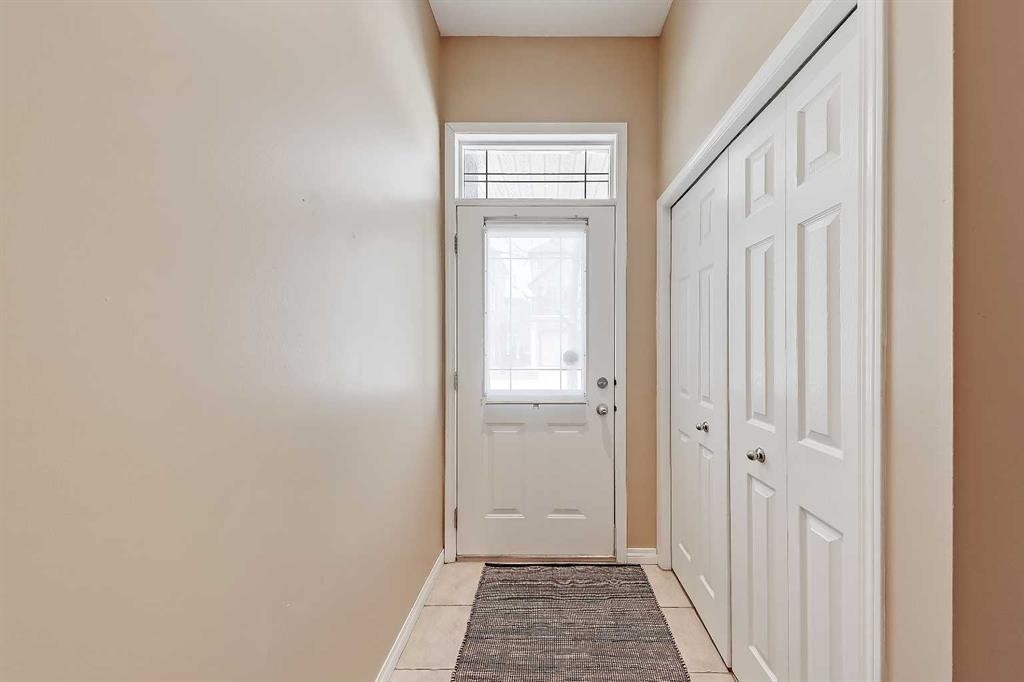 40 Simcoe Place Sw, Calgary, AB - Indoor Photo Showing Other Room