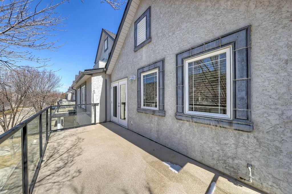 40 Simcoe Place Sw, Calgary, AB - Outdoor With Balcony With Exterior