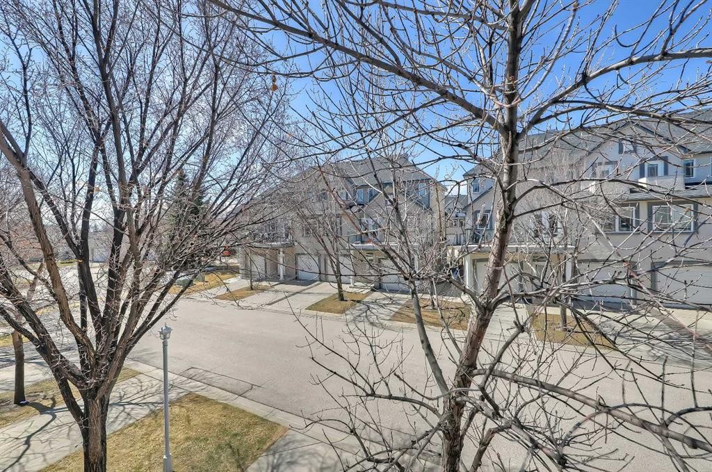 40 Simcoe Place Sw, Calgary, AB - Outdoor