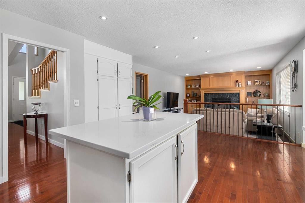 95 Hawkstone Close Nw, Calgary, AB