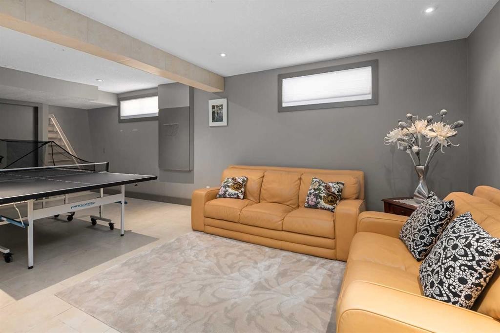 95 Hawkstone Close Nw, Calgary, AB