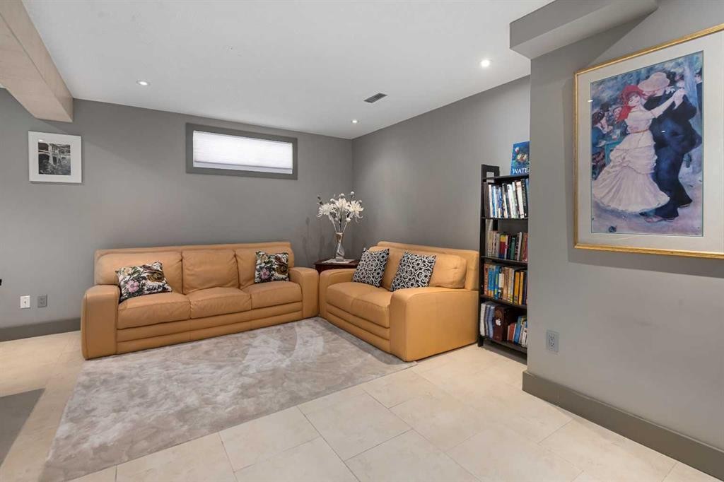 95 Hawkstone Close Nw, Calgary, AB