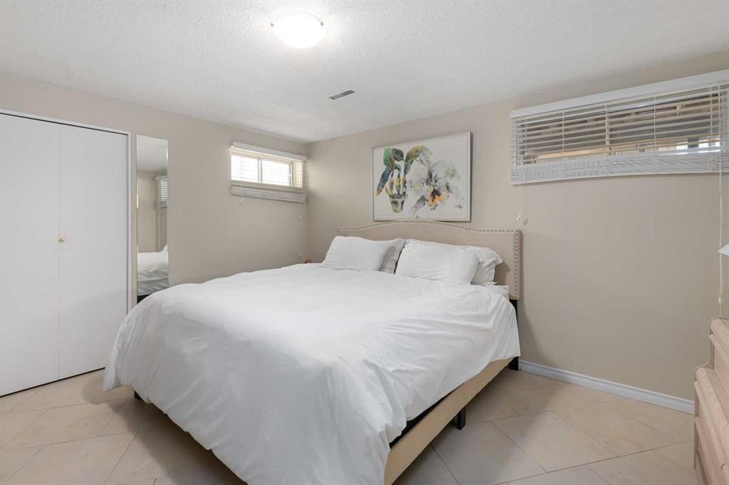 95 Hawkstone Close Nw, Calgary, AB