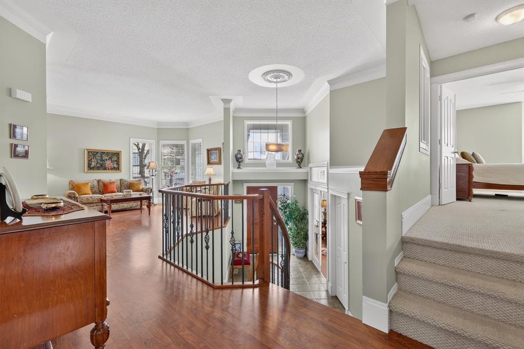 331 Mt Douglas Court Se, Calgary, AB - Indoor Photo Showing Other Room