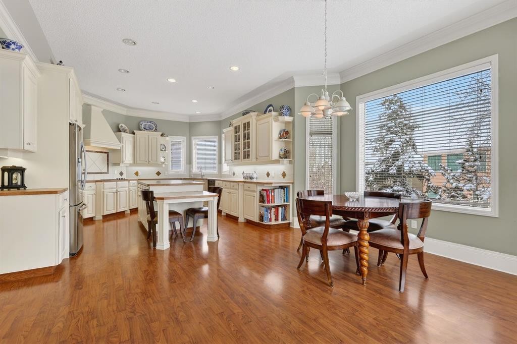331 Mt Douglas Court Se, Calgary, AB - Indoor Photo Showing Other Room