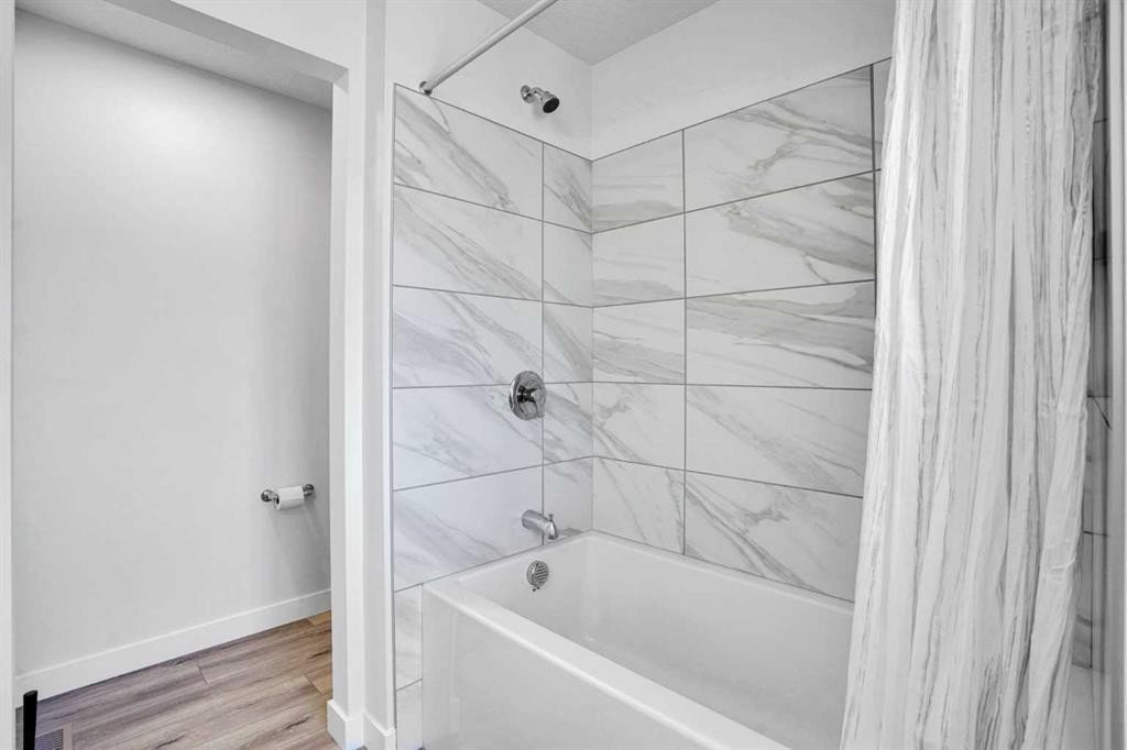 183 Brander Avenue, Langdon, AB - Indoor Photo Showing Bathroom