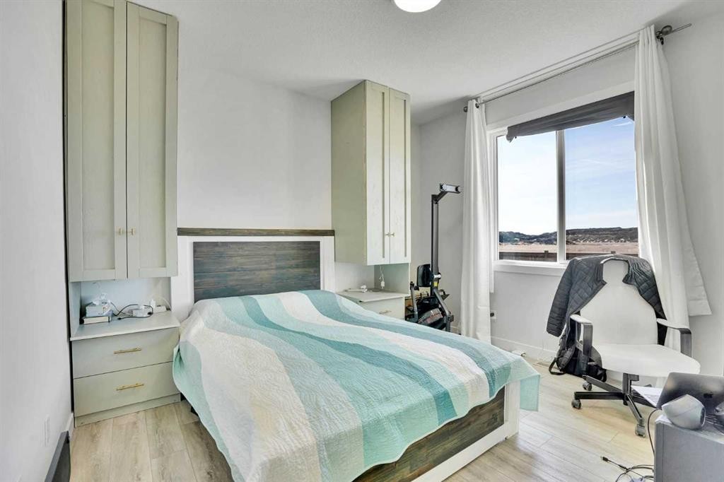 183 Brander Avenue, Langdon, AB - Indoor Photo Showing Bedroom