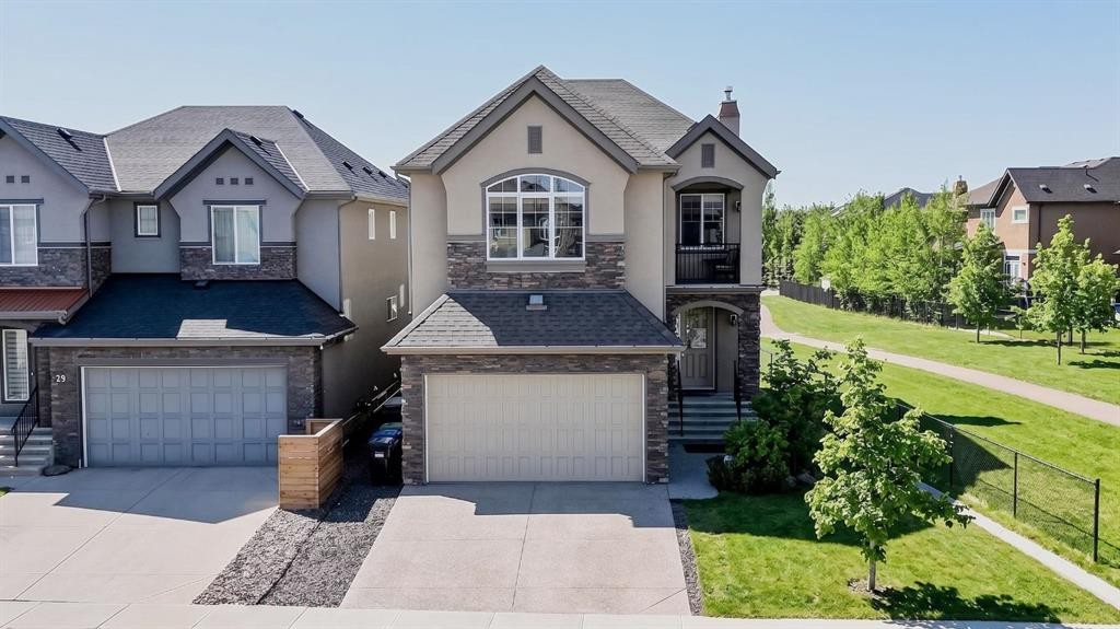 33 Quarry Heights Se, Calgary, AB - Outdoor With Facade