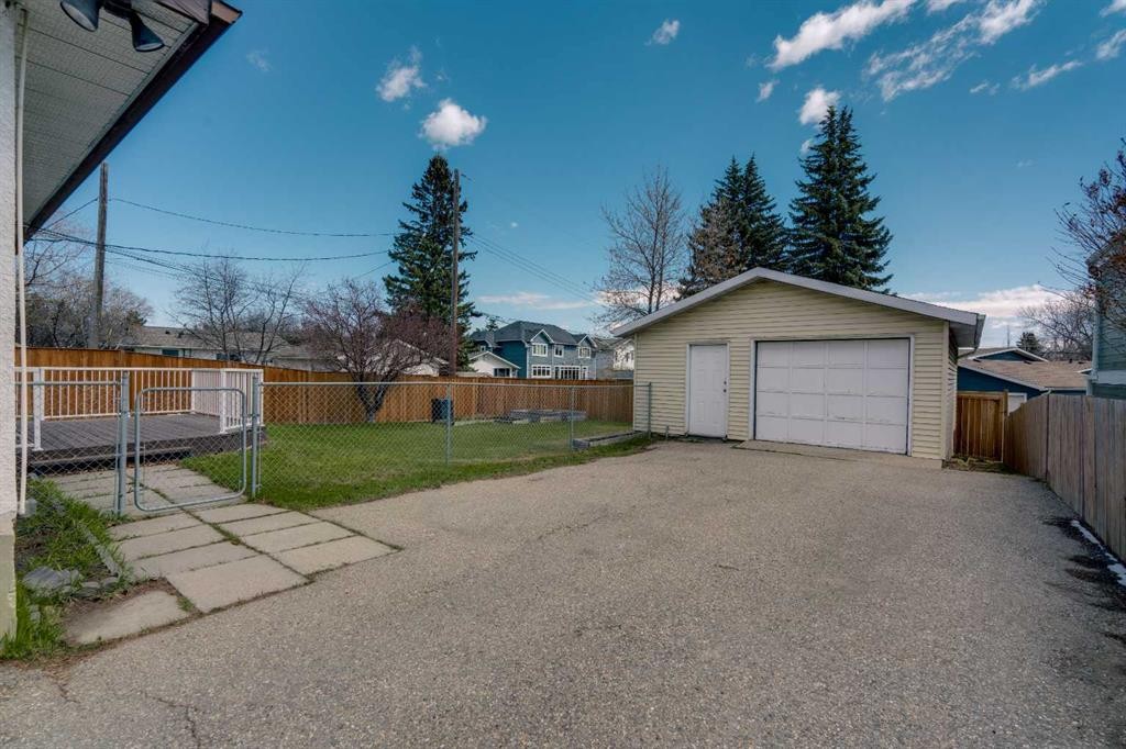 212 Westwood Drive Sw, Calgary, AB - Outdoor
