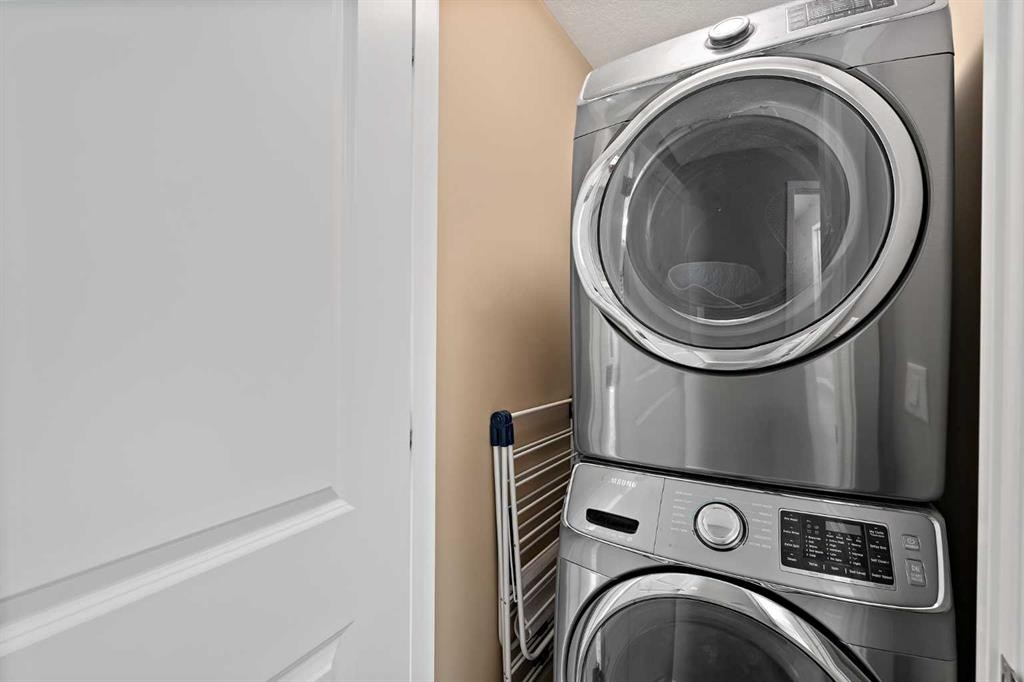 205 Copperstone Park Se, Calgary, AB - Indoor Photo Showing Laundry Room