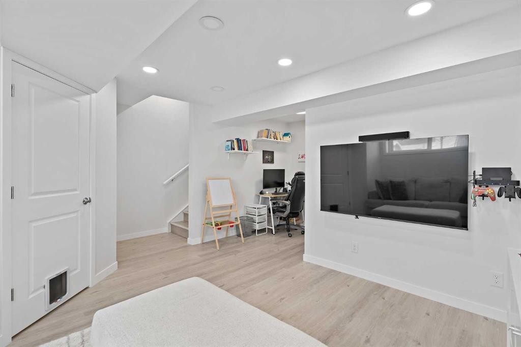 205 Copperstone Park Se, Calgary, AB - Indoor
