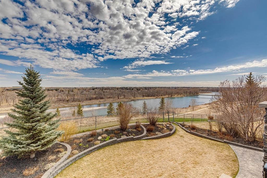 266 Diamond Drive Se, Calgary, AB - Outdoor With View