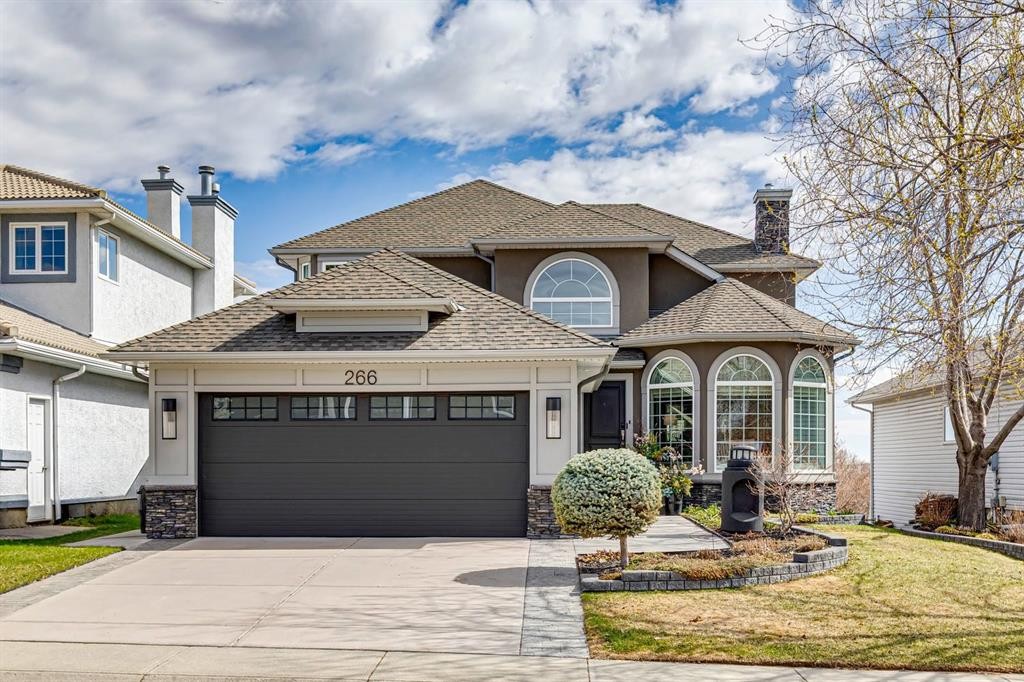 266 Diamond Drive Se, Calgary, AB - Outdoor With Facade