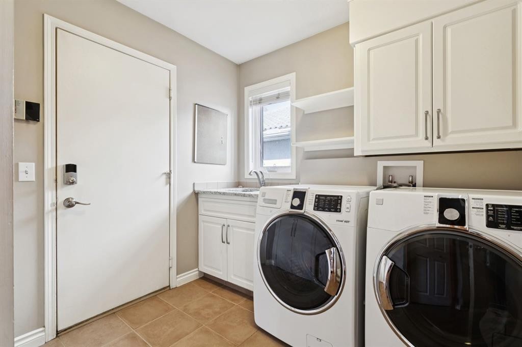 266 Diamond Drive Se, Calgary, AB - Indoor Photo Showing Laundry Room