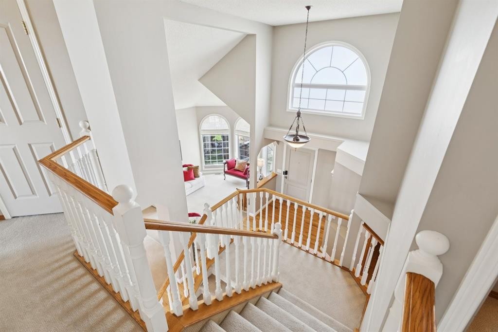 266 Diamond Drive Se, Calgary, AB - Indoor Photo Showing Other Room