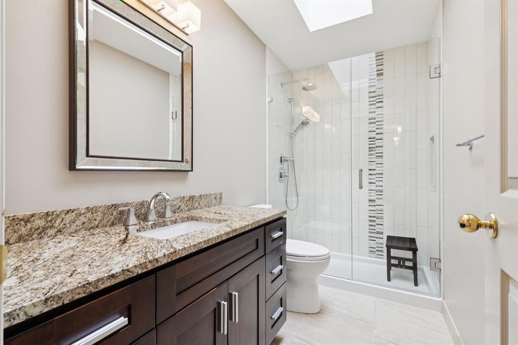 266 Diamond Drive Se, Calgary, AB - Indoor Photo Showing Bathroom