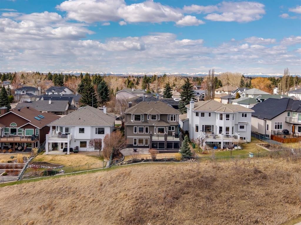 266 Diamond Drive Se, Calgary, AB - Outdoor