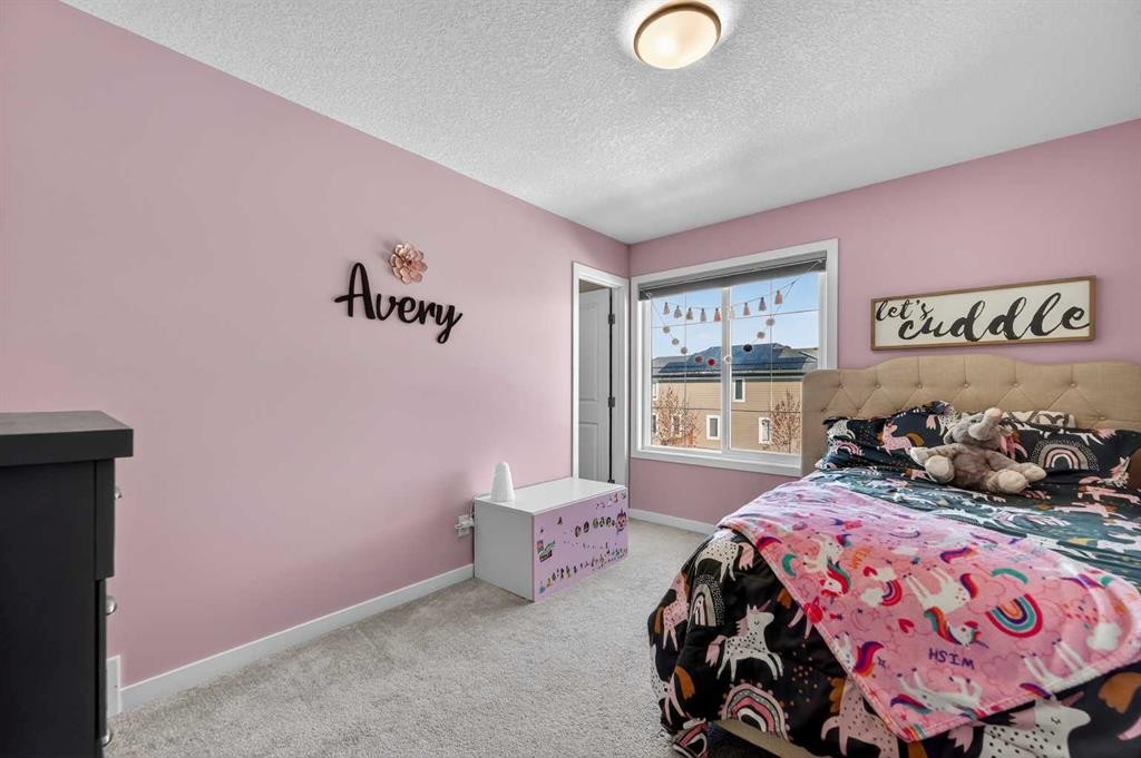 242 Mahogany Passage Se, Calgary, AB - Indoor Photo Showing Bedroom