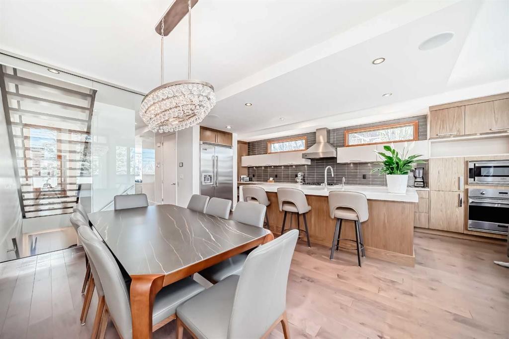 2142 28 Avenue Sw, Calgary, AB - Indoor Photo Showing Dining Room