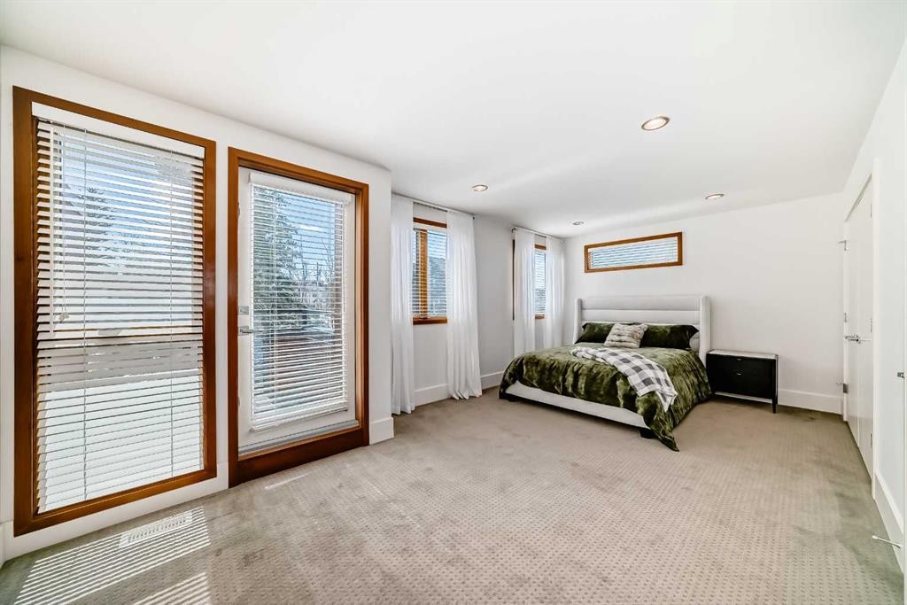 2142 28 Avenue Sw, Calgary, AB - Indoor Photo Showing Bedroom