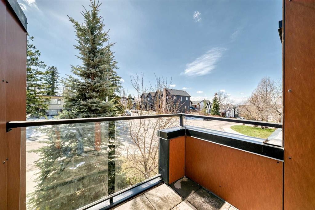 2142 28 Avenue Sw, Calgary, AB - Outdoor With Balcony