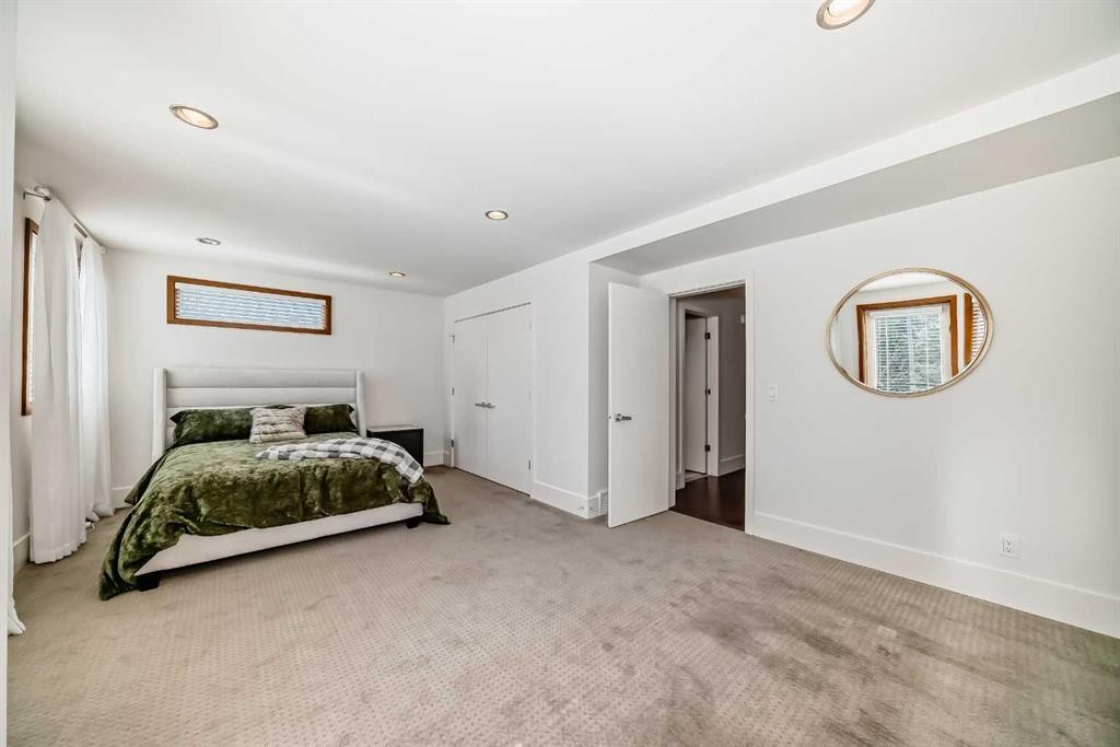 2142 28 Avenue Sw, Calgary, AB - Indoor Photo Showing Bedroom