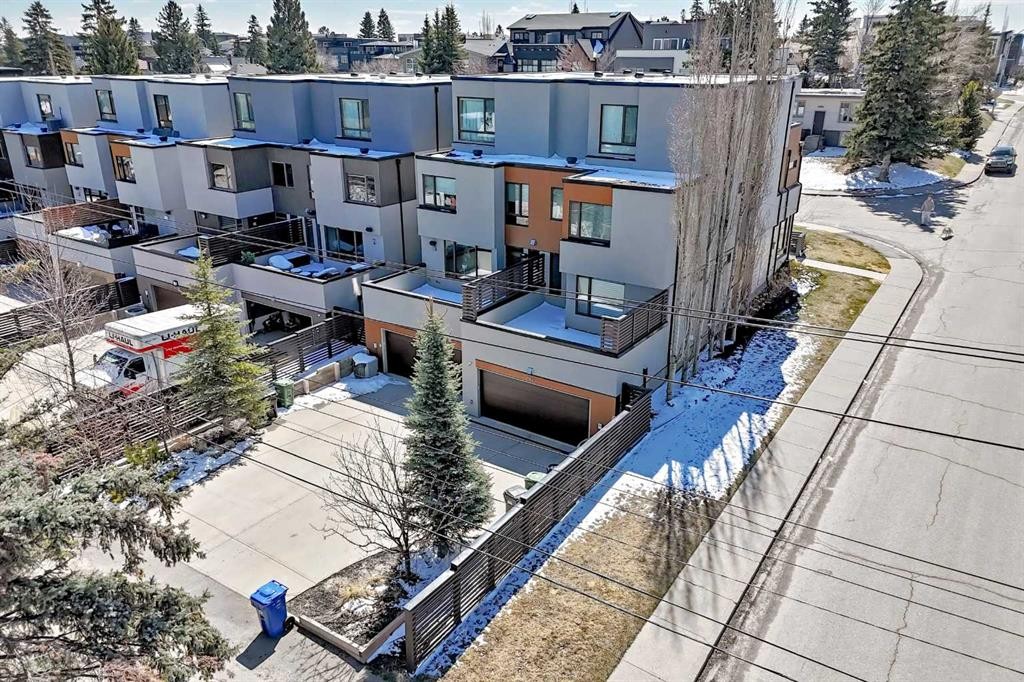 2142 28 Avenue Sw, Calgary, AB - Outdoor With Balcony