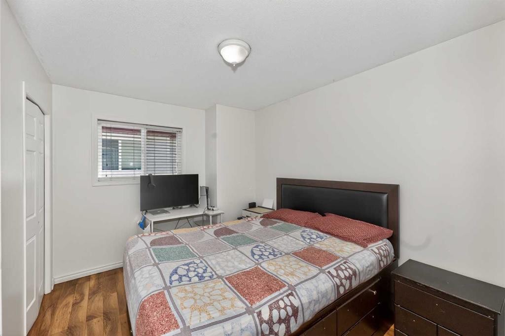 119 Taravista Drive Ne, Calgary, AB - Indoor Photo Showing Bedroom